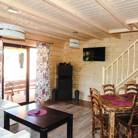 Villa Calo Roczne Z Wlasnym Stawem Nad Jeziorem Ryn (Warmian-Masurian)