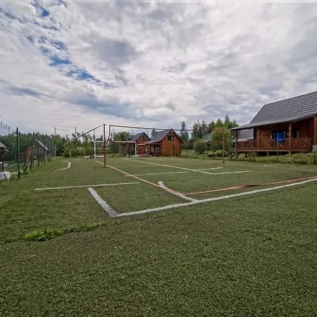 Calo Roczne Z Wlasnym Stawem Nad Jeziorem *