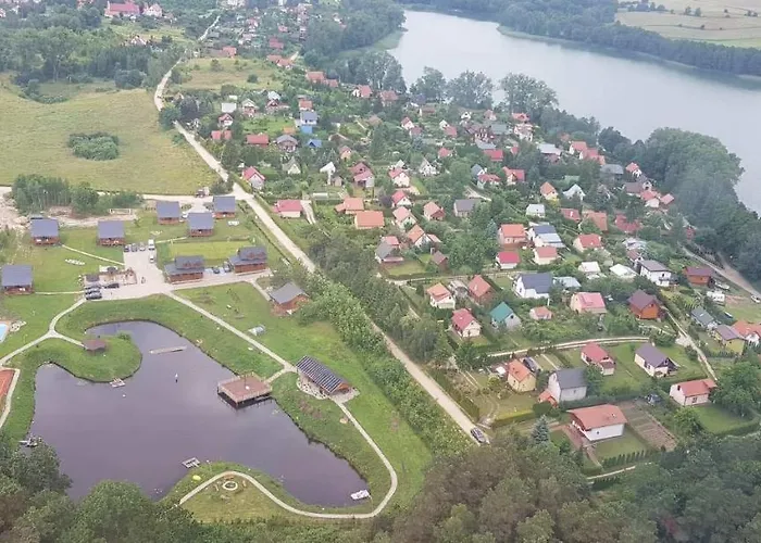 Calo Roczne Z Wlasnym Stawem Nad Jeziorem ヴィラ