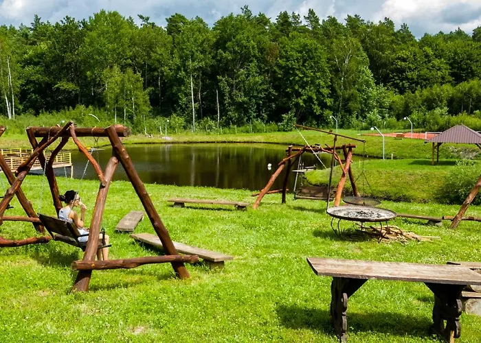 Calo Roczne Z Wlasnym Stawem Nad Jeziorem *